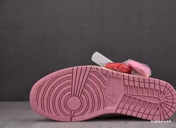 Hyperoad Jordan Air Low OG x Travis Scott 1 0612